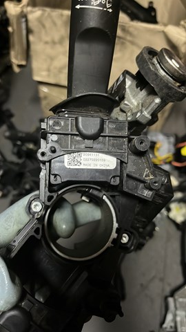 Подрулевой правый переключатель  20941131 GM