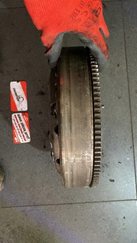 Маховик двигуна