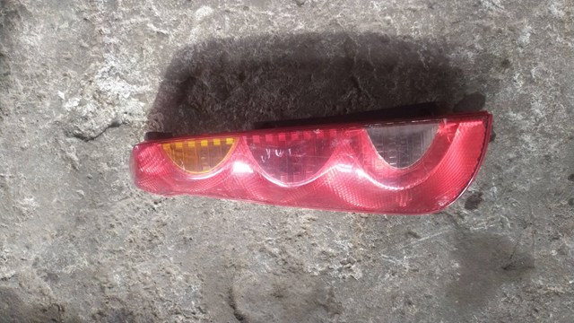 Фонарь задний правый nissan note