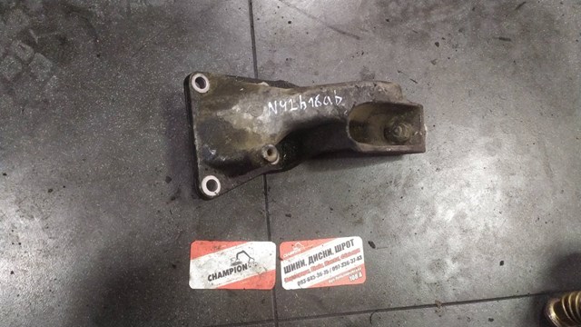 Кронштейн подушки (опоры) двигателя левой