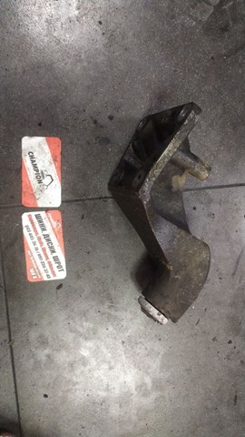 Кронштейн подушки (опоры) двигателя левой