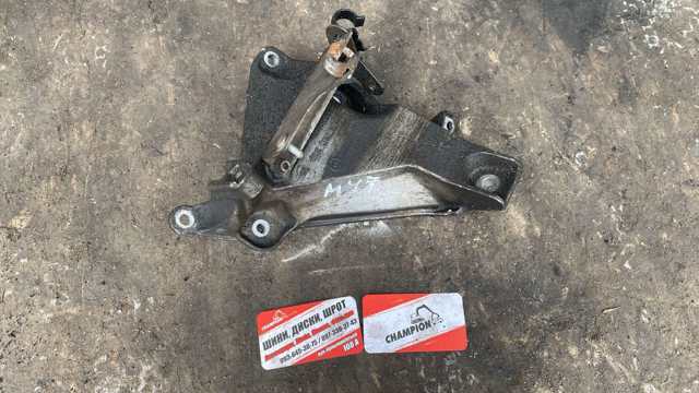 Кронштейн подушки (опоры) двигателя левой