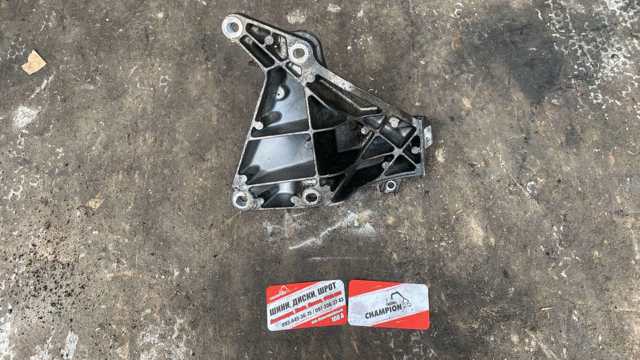 Кронштейн подушки (опоры) двигателя левой