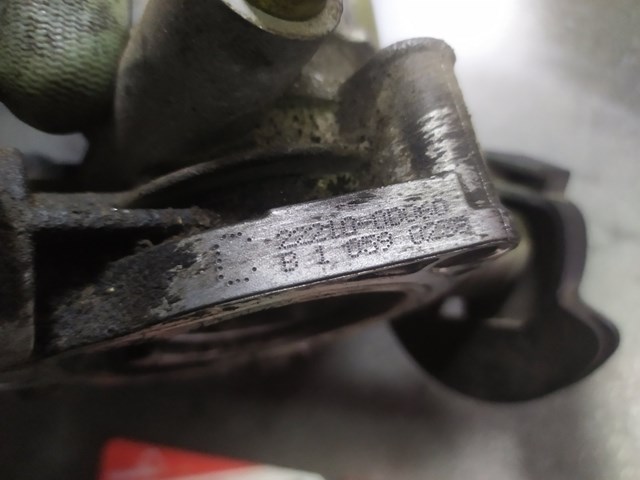 Дросільна заслінка в зборі