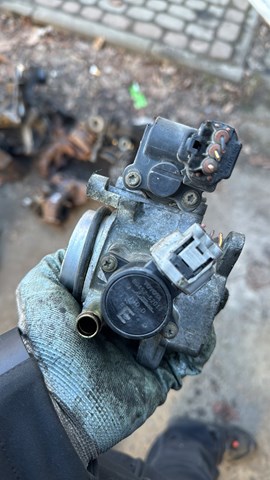 Дроссельная заслонка в сборе