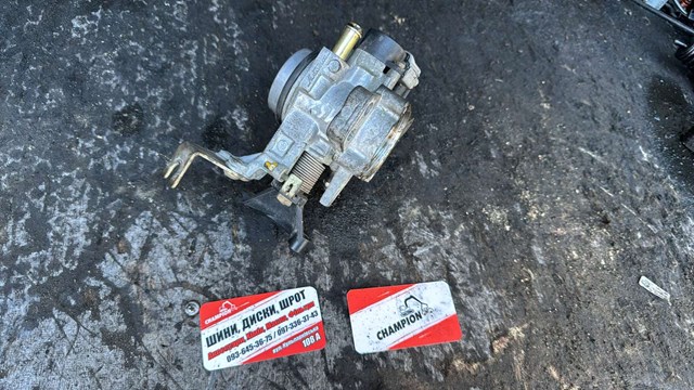 Дроссельная заслонка в сборе