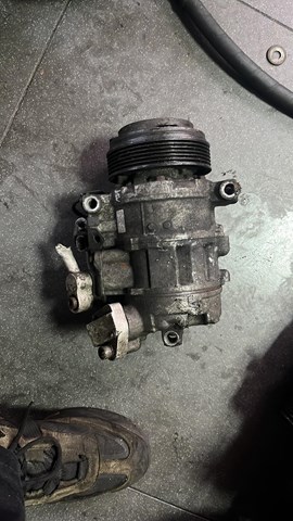 Компрессор кондиционера 22527010 DENSO