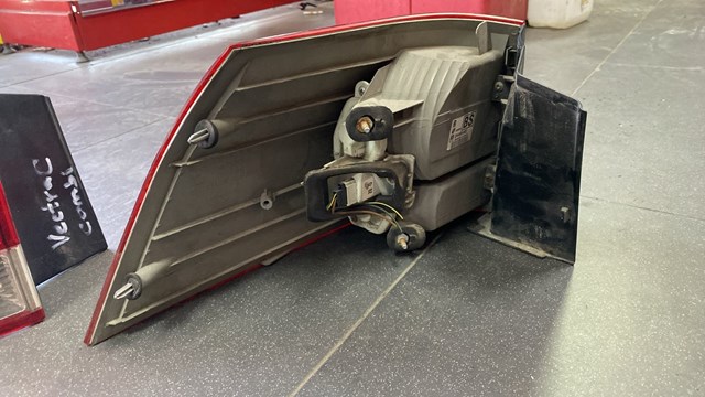 Фонарь задний правый внешний opel vectra c, kombi