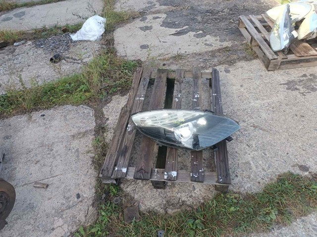 Фара права рено сценік 3