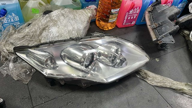 Фара права Рено Лагуна 3