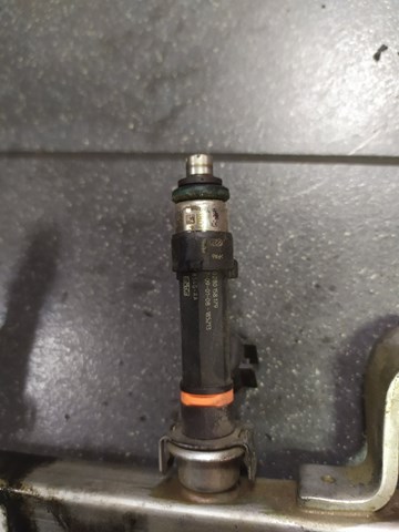 Форсунка вприску палива