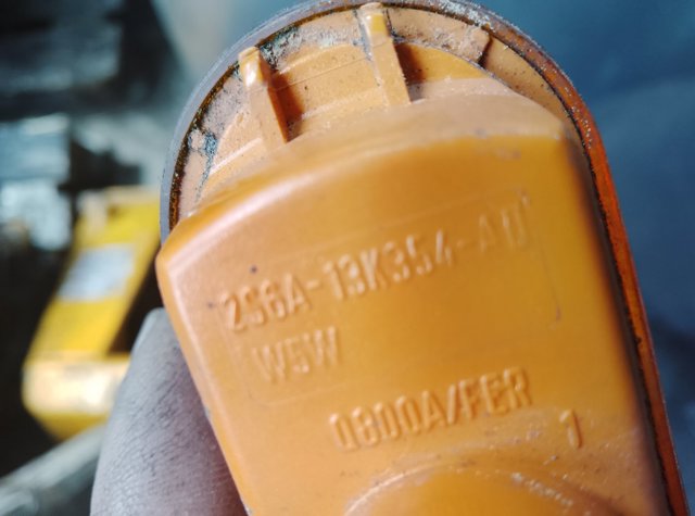 Повторювач повороту на крилі