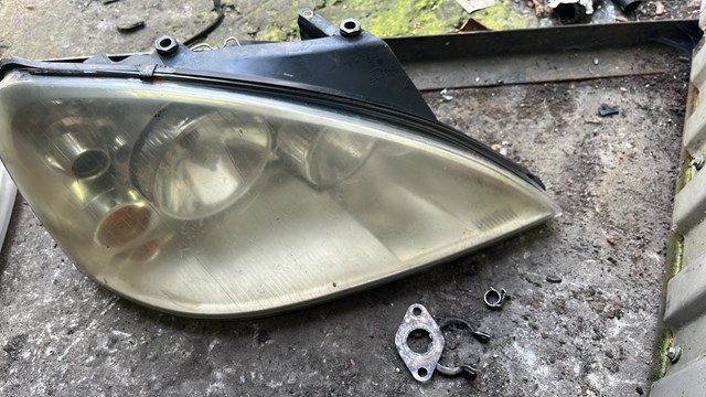 Фара правая