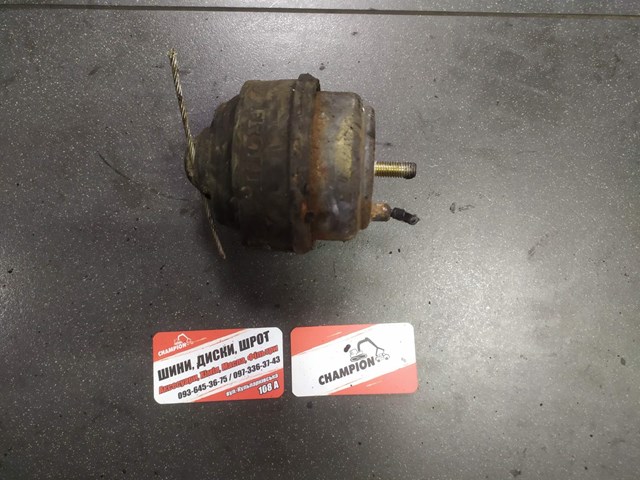 Подушка (опора) двигуна, передня