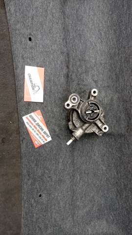 Насос вакуумний