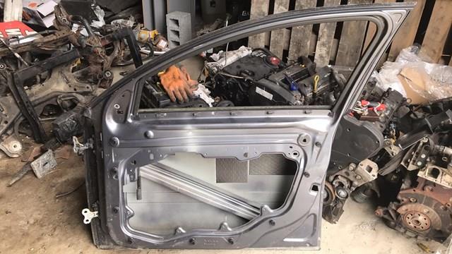 Двері передні праві volvo