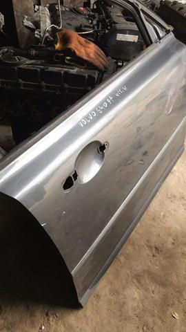 Двері передні праві volvo