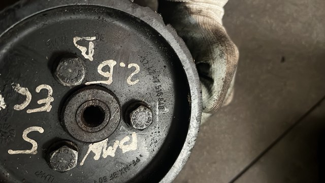 Насос гидроусилителя руля (ГУР)