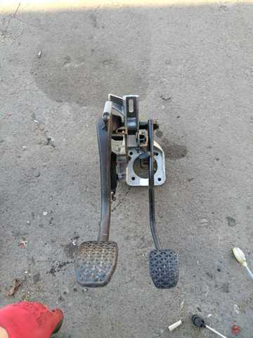 Кронштейн педалей