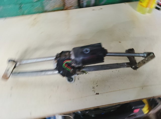 Двигун склоочисника лобового скла (трапеції)