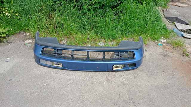 Бампер передній