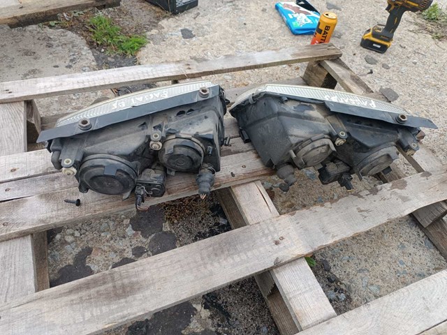 Фара правая