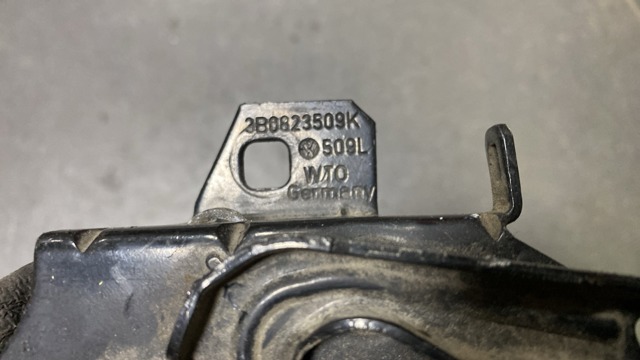 Замок капота — фото 2