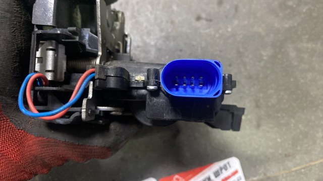 Замок передньої двері, правої — фото 4