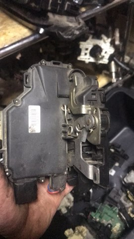 Замок двери водителя 3B2837015L VAG