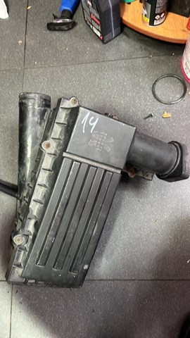  Корпус воздушного фильтра 3C0129607 VAG
