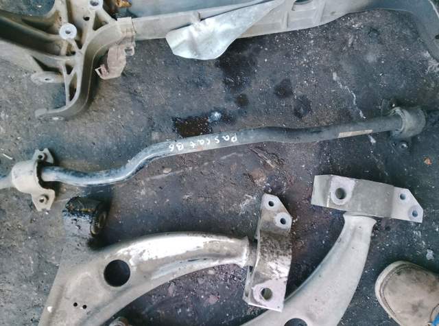 Рычаг передней подвески нижний правый