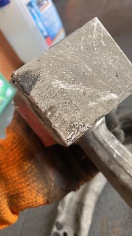 Рычаг передней подвески нижний левый/правый