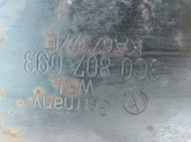 VAG 3C0807093 Усилитель бампера переднего в наличии Черновцы
