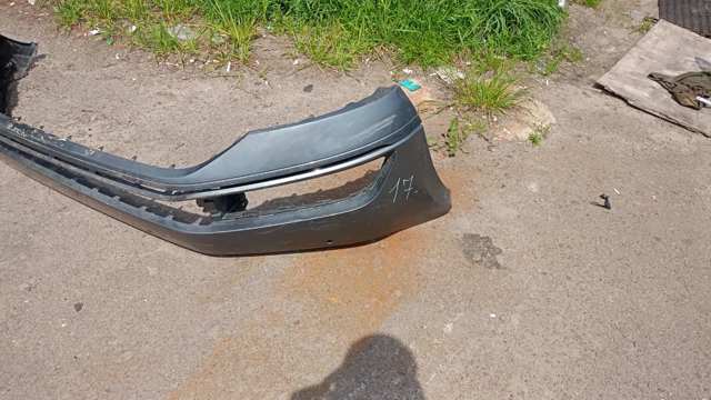 Бампер передній