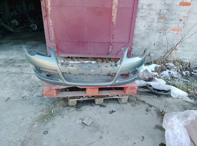 Бампер передній