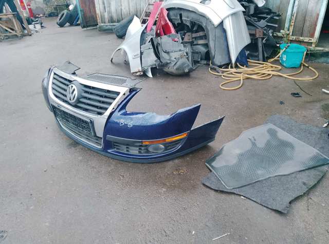 Бампер передній