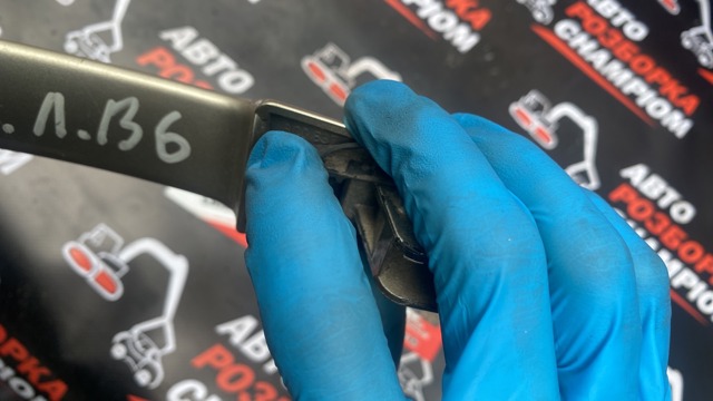 Дверная ручка левая передняя 3C0837205 VAG