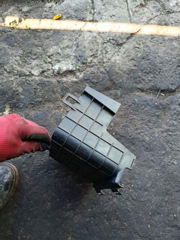 Кришка акумулятора (АКБ) — фото 3