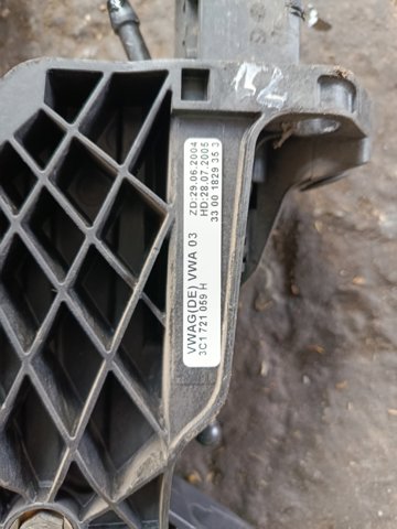 Педаль сцепления VW Passat — фото 2