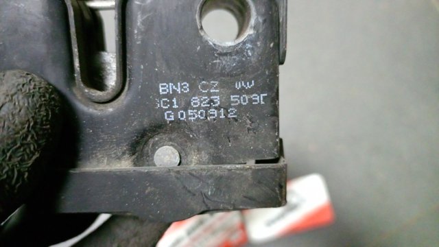 Замок капота — фото 2