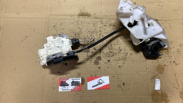 Замок задньої дверї, правої — фото 1