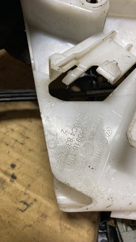 Кронштейн кріплення замка — фото 2