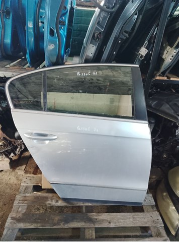 Двері задні, праві