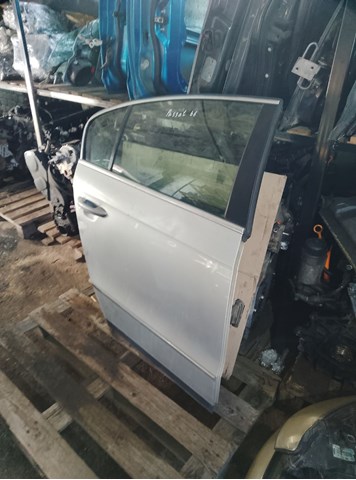 Скло задньої двері правої