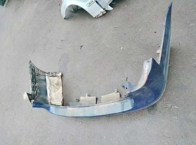 Бампер задній