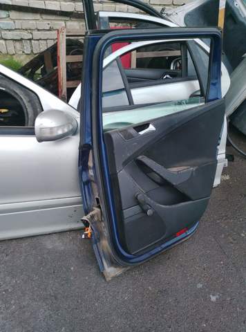 Двері задні, праві