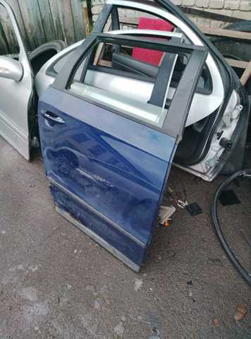 Двері задні, праві