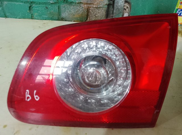 Фонарь задний правый, внутренний 3C9945094 VAG