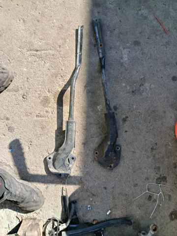 Розпірка кузова лівого