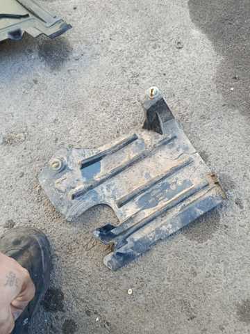 Повітропровід (дефлектор) радіатора, лівий